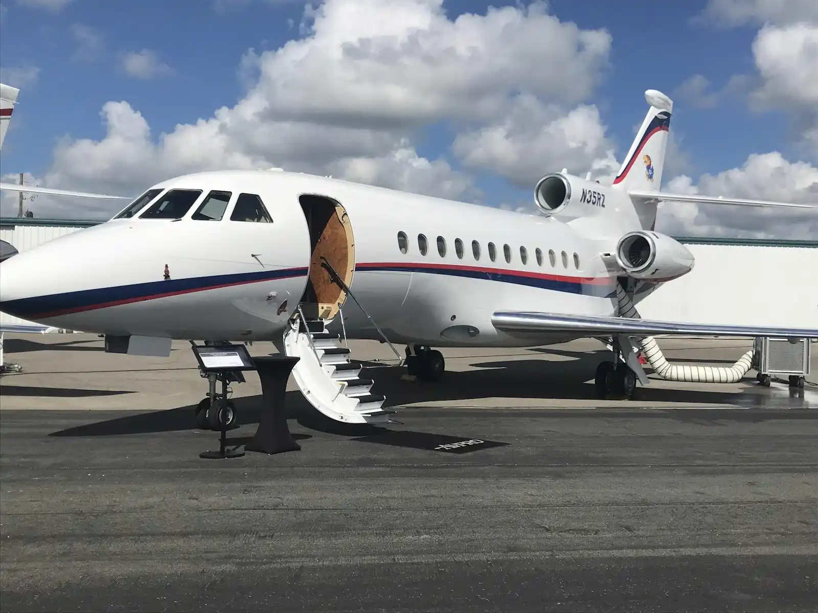 Aeronave chárter lista para embarque en el Santiago FBO